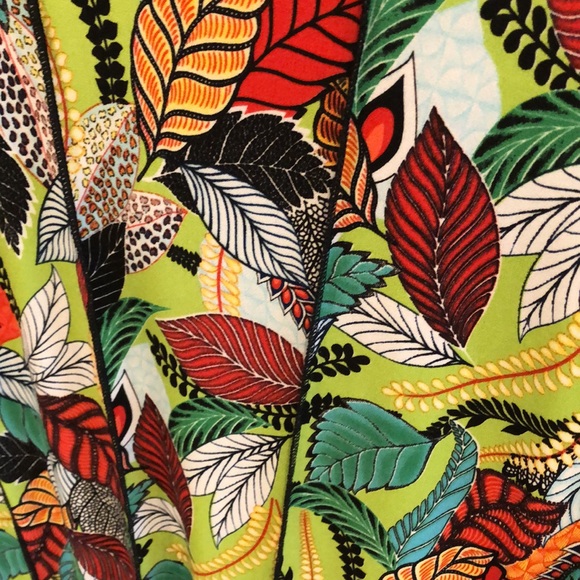 Sami & Jo bright leaves pattern collared with 3/4 zip up front midi dress - Picture 7 of 8